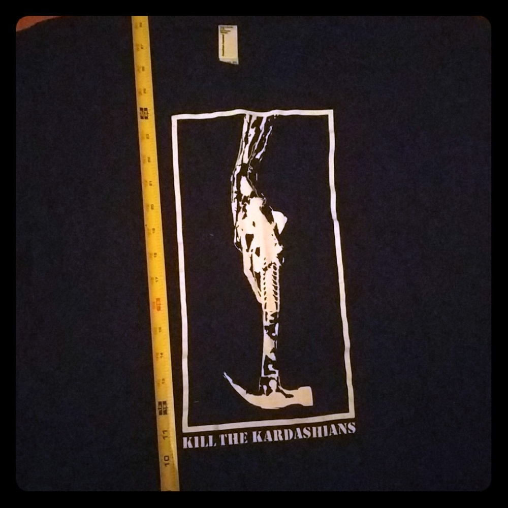 Custom "KILL THE KARDASHIANS" t-shirt XL